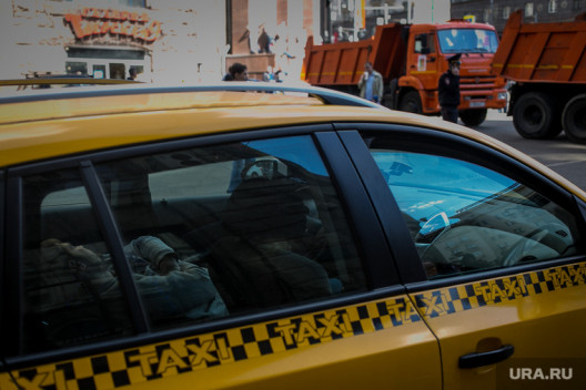 Страховщики утверждают — таксисты попадают в ДТП в несколько раз чаще, чем обычные водители